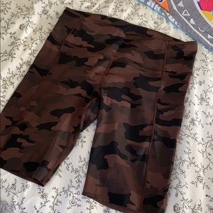 Lululemon Wunder Under Short ‘10 inch